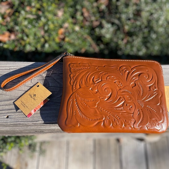 Patricia Nash Handbags - Patricia Nash Cassini Florence Wristlet in Tooled
